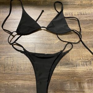 Basic black bikini